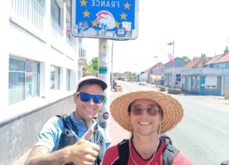 Selfie von Max und Marius vor France-Schild